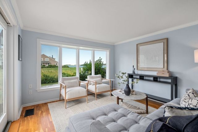 16 Schooner Ln 16, Quincy, MA 02171