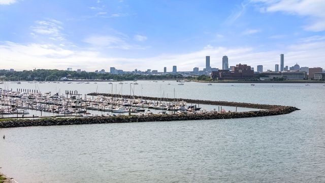 16 Schooner Ln 16, Quincy, MA 02171
