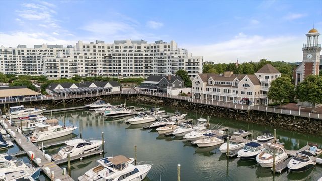16 Schooner Ln 16, Quincy, MA 02171