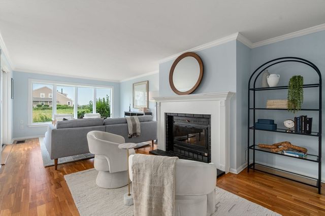 16 Schooner Ln 16, Quincy, MA 02171