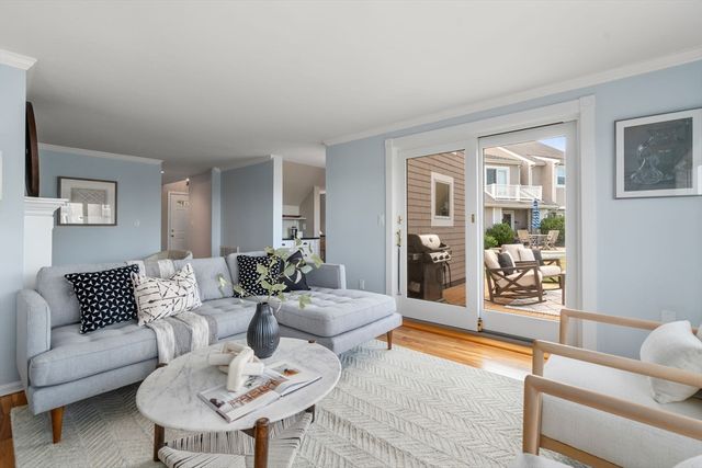 16 Schooner Ln 16, Quincy, MA 02171