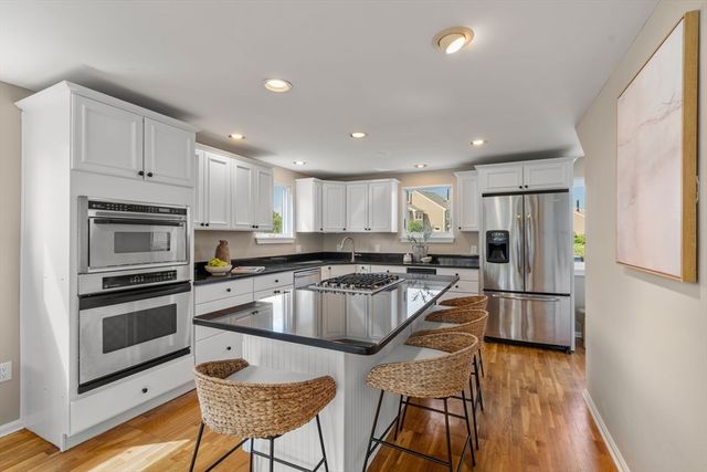 16 Schooner Ln 16, Quincy, MA 02171