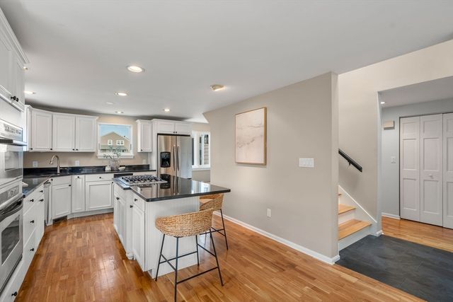 16 Schooner Ln 16, Quincy, MA 02171