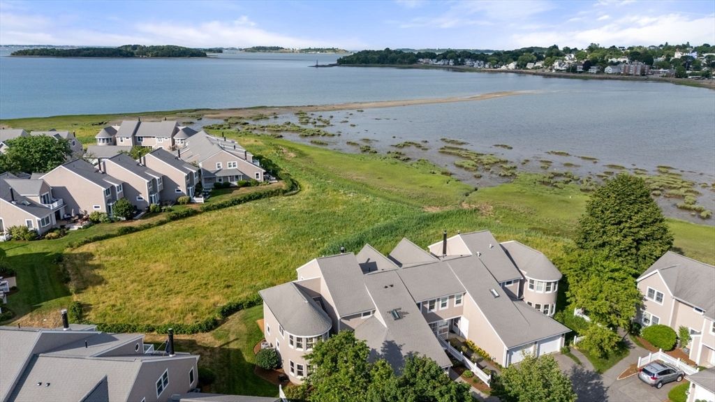 16 Schooner Ln 16, Quincy, MA 02171