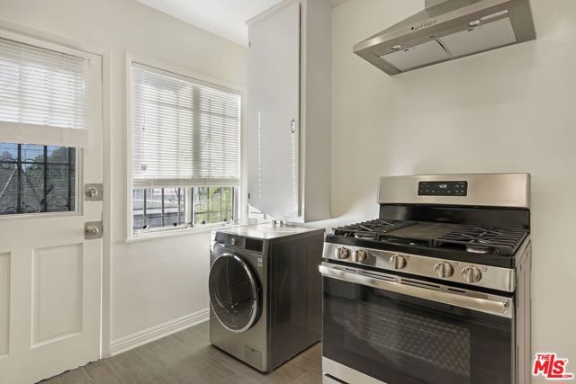 4058 9th Avenue, Los Angeles, CA 90008