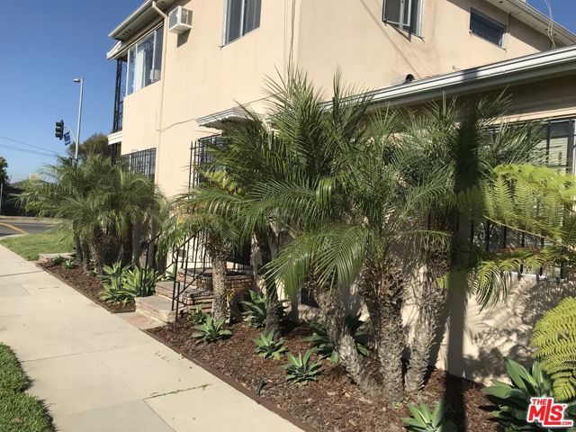 4058 9th Avenue, Los Angeles, CA 90008