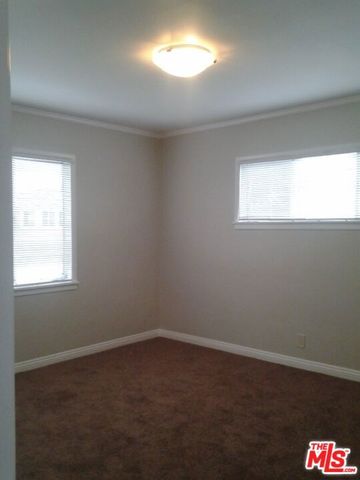 4058 9th Avenue, Los Angeles, CA 90008