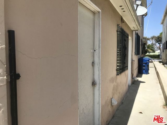 4058 9th Avenue, Los Angeles, CA 90008