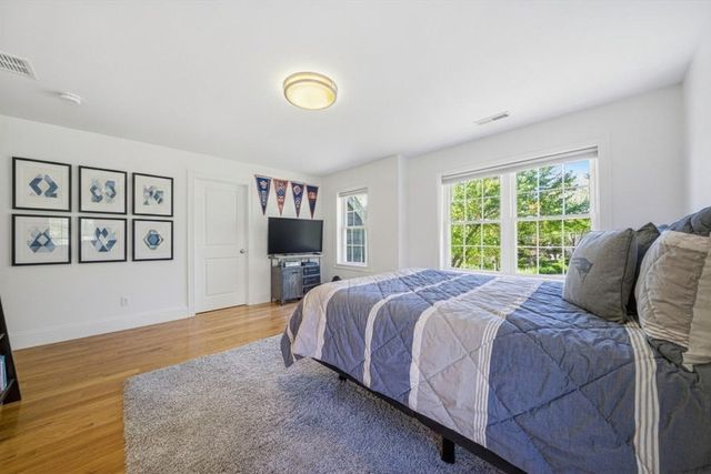 201 Boston Post Rd, Wayland, MA 01778