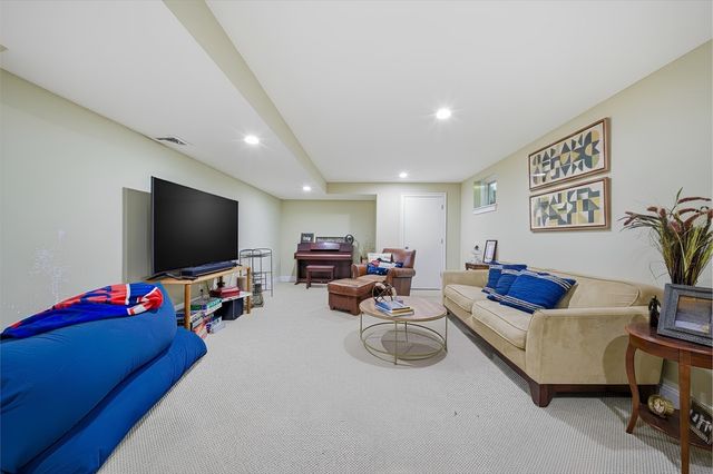 201 Boston Post Rd, Wayland, MA 01778