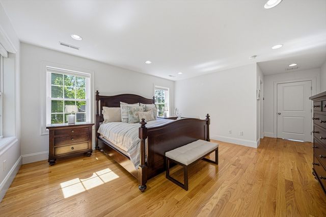 201 Boston Post Rd, Wayland, MA 01778