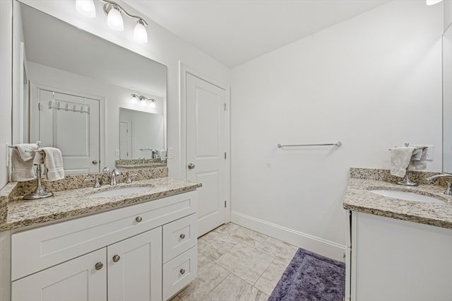 201 Boston Post Rd, Wayland, MA 01778