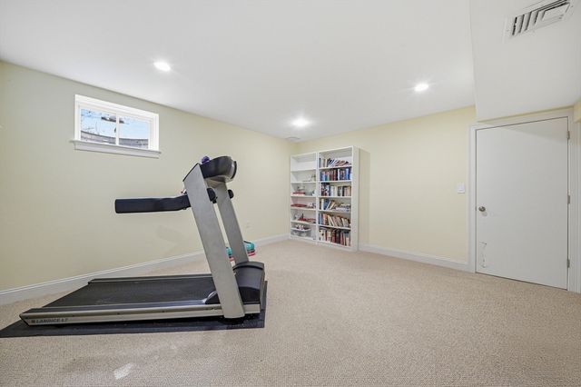 201 Boston Post Rd, Wayland, MA 01778