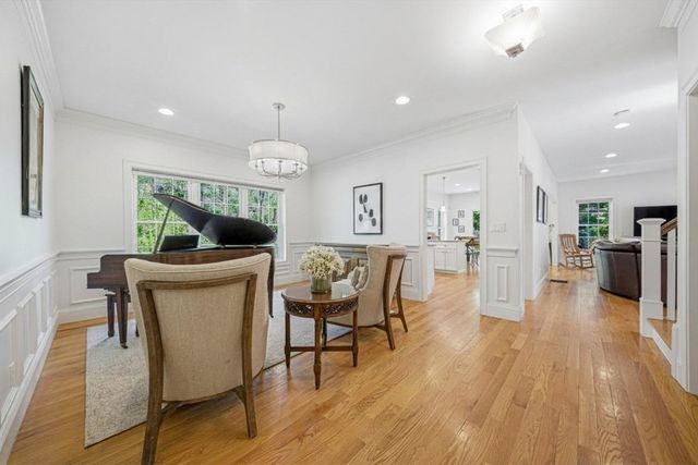 201 Boston Post Rd, Wayland, MA 01778