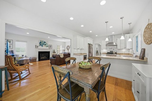 201 Boston Post Rd, Wayland, MA 01778