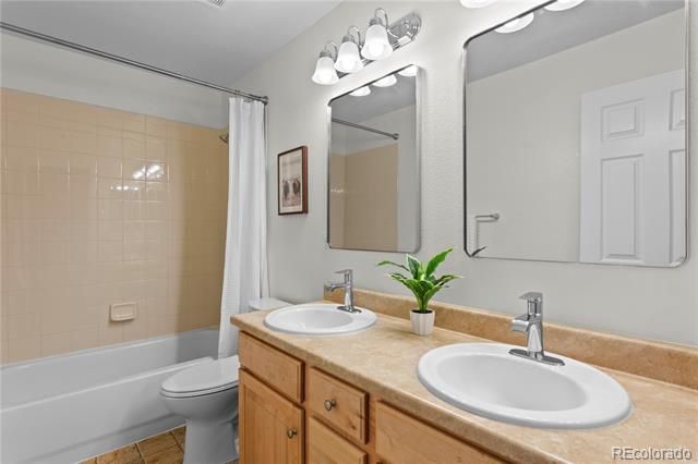 5424 Fullerton Circle, Highlands Ranch, CO 80130