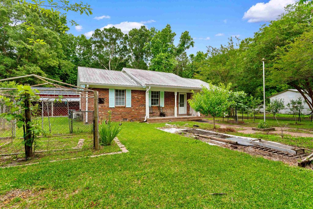 98 Wolf Dr., Georgetown, SC 29440