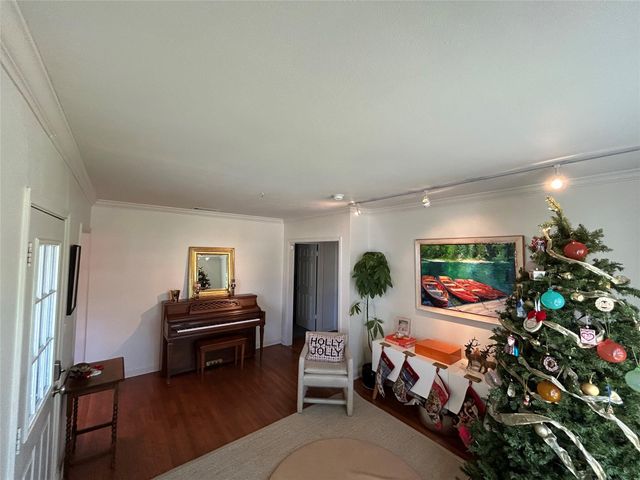 1304 W St Johns Ave, Austin, TX 78757
