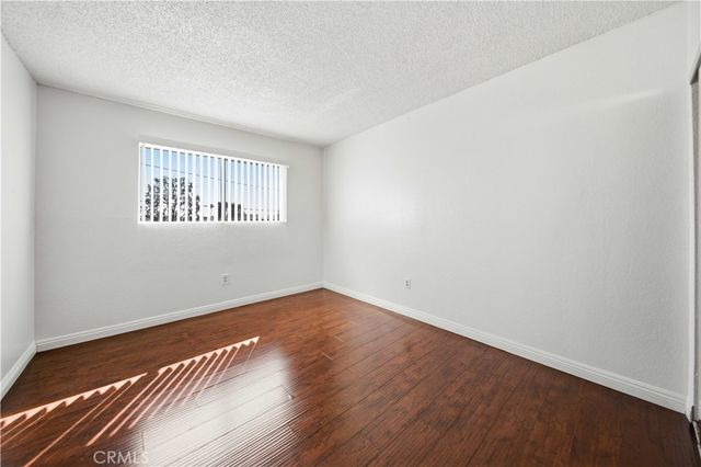 9047 Langdon Ave 6, North Hills, CA 91343