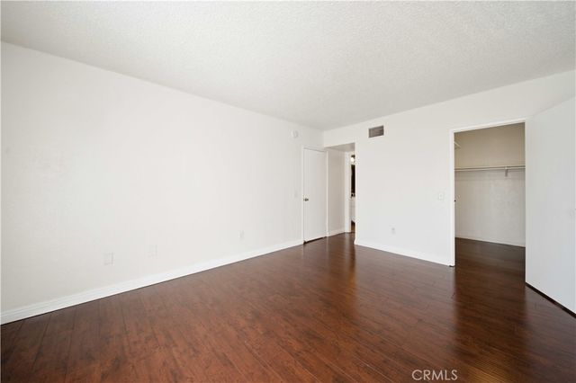 9047 Langdon Ave 6, North Hills, CA 91343