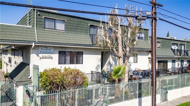 9047 Langdon Ave 6, North Hills, CA 91343