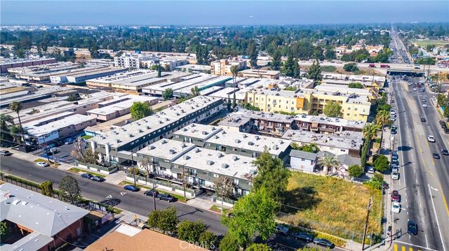9047 Langdon Ave 6, North Hills, CA 91343