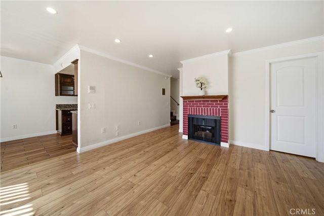 9047 Langdon Ave 6, North Hills, CA 91343