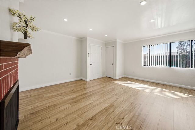 9047 Langdon Ave 6, North Hills, CA 91343