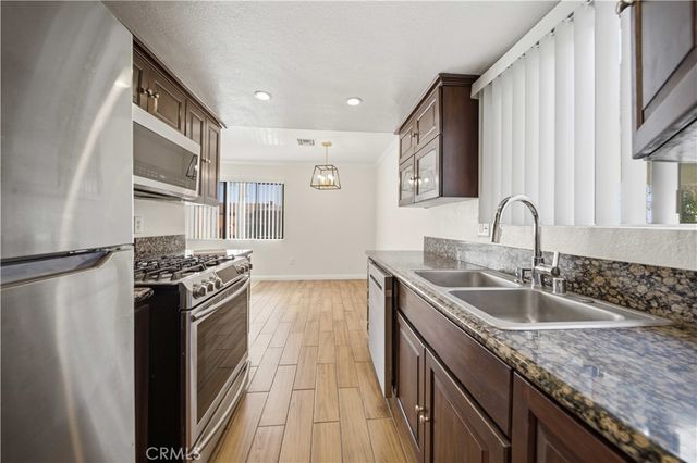 9047 Langdon Ave 6, North Hills, CA 91343