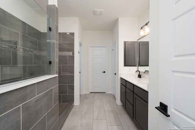 7911 SAN MIRIENDA, Boerne, TX 78015