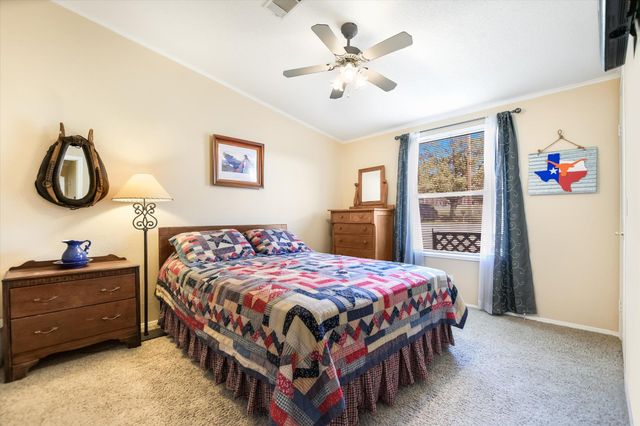 100 Highline Cutoff, Kingsland, TX 78639