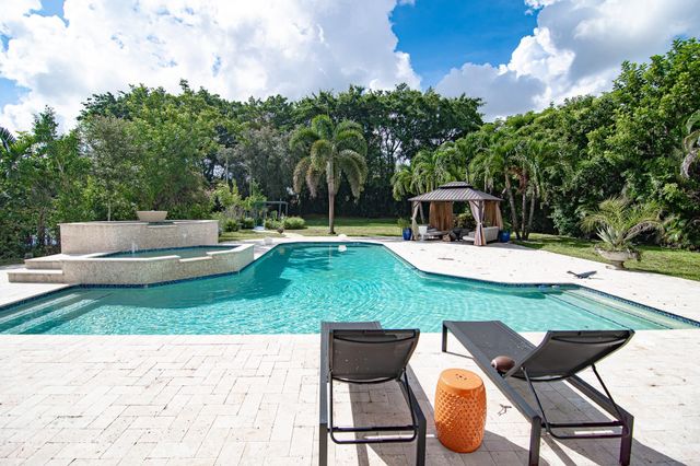 8208 Twin Lake Drive, Boca Raton, FL 33496