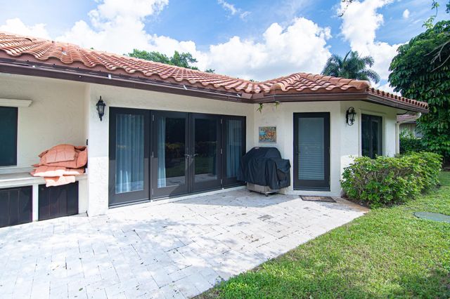 8208 Twin Lake Drive, Boca Raton, FL 33496
