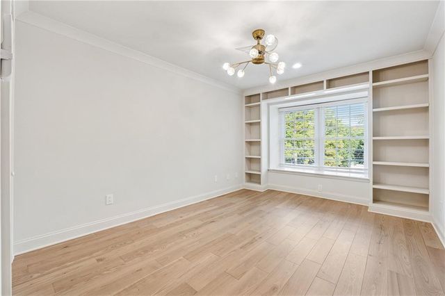 107 La Rue Place NW, Atlanta, GA 30327