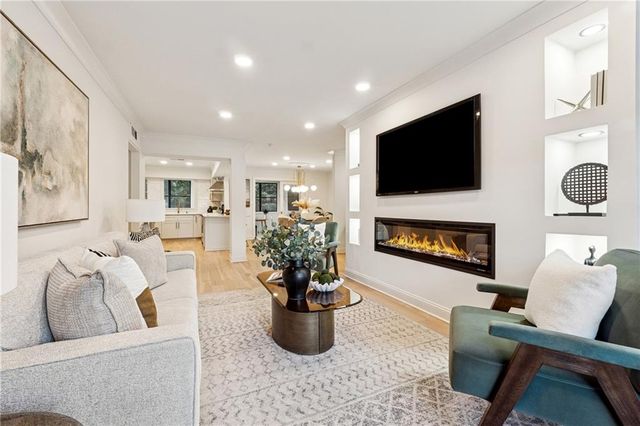 107 La Rue Place NW, Atlanta, GA 30327