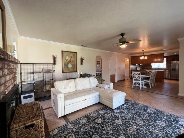2126 Mckinley Court, Los Banos, CA 93635