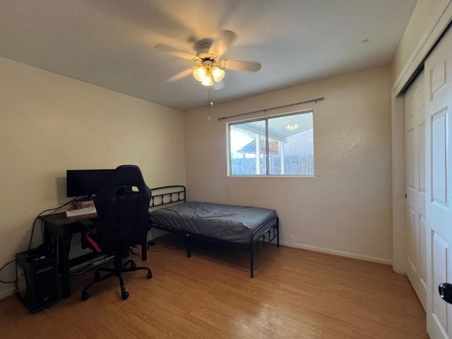 2126 Mckinley Court, Los Banos, CA 93635