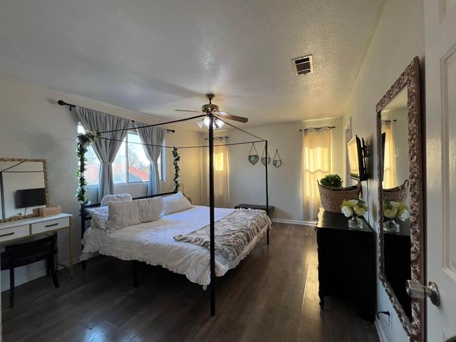 2126 Mckinley Court, Los Banos, CA 93635