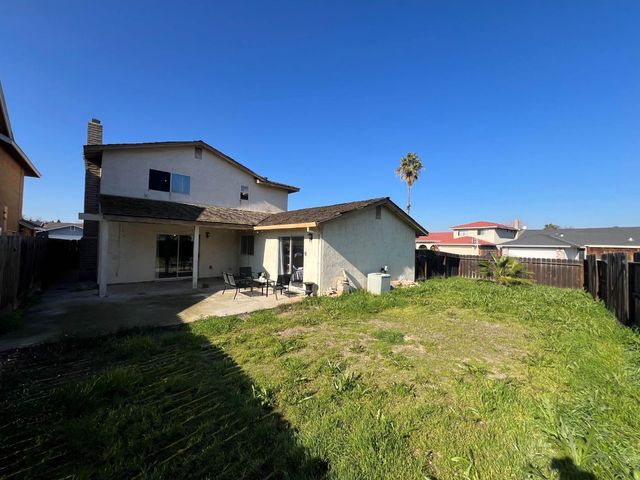 2126 Mckinley Court, Los Banos, CA 93635