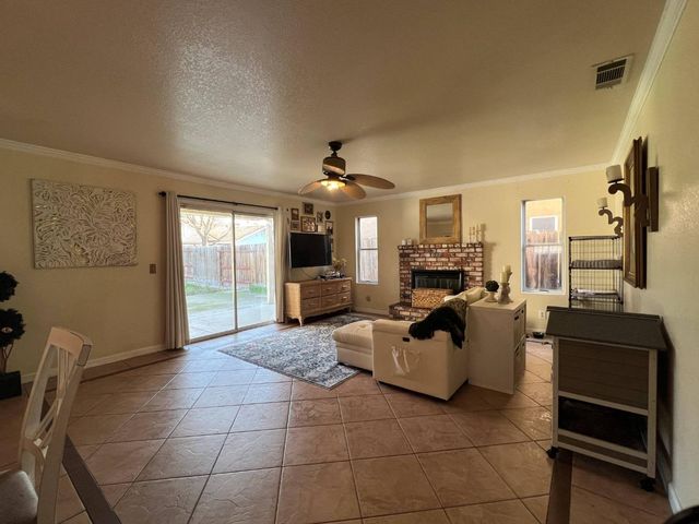 2126 Mckinley Court, Los Banos, CA 93635