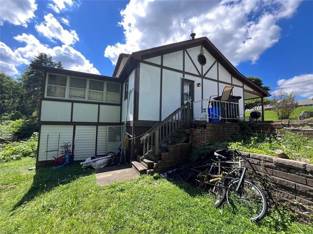 3128 Ridge Ave, Aliquippa, PA 15001