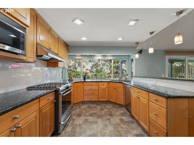 10145 Sw PAULINA Dr, Tualatin, OR 97062