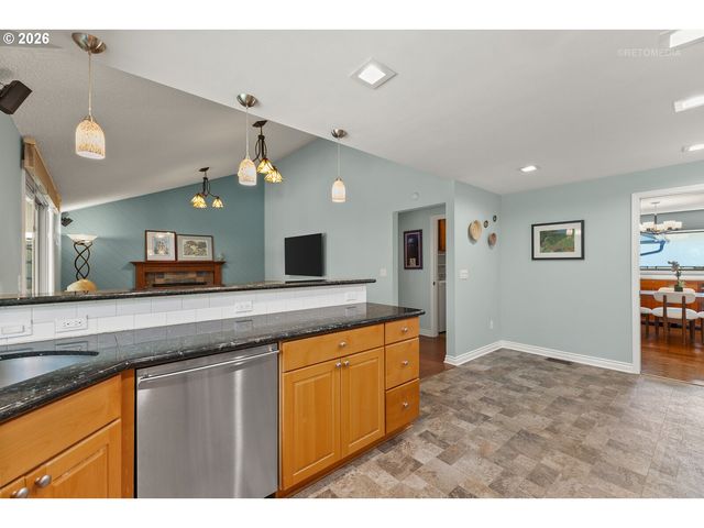 10145 Sw PAULINA Dr, Tualatin, OR 97062