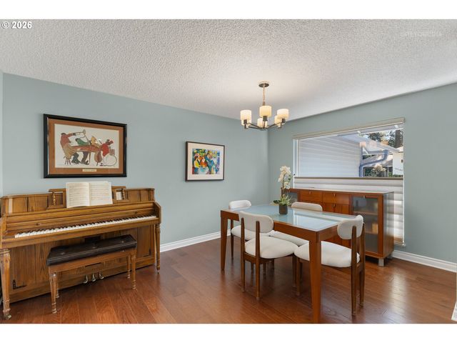 10145 Sw PAULINA Dr, Tualatin, OR 97062