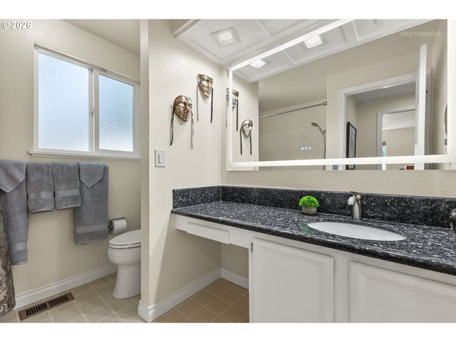 10145 Sw PAULINA Dr, Tualatin, OR 97062