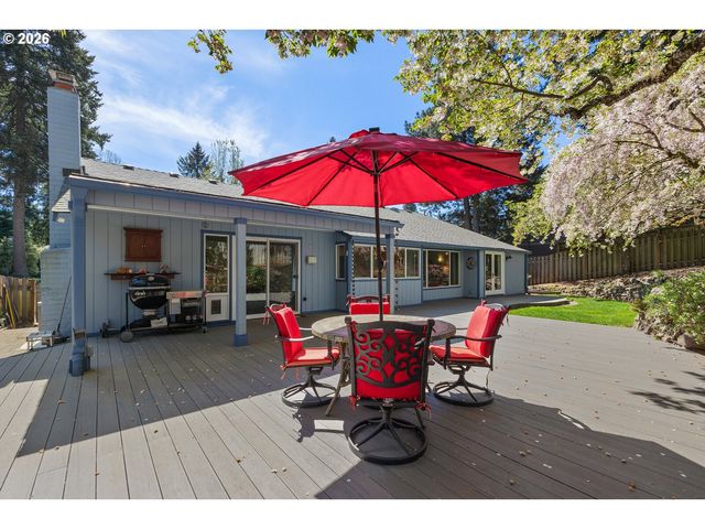 10145 Sw PAULINA Dr, Tualatin, OR 97062