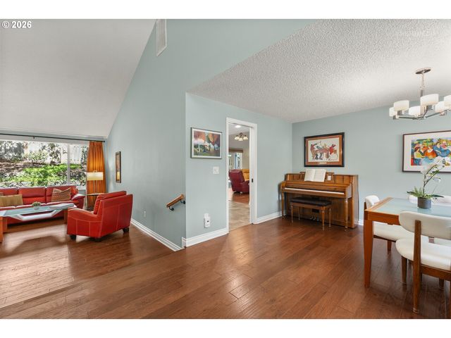 10145 Sw PAULINA Dr, Tualatin, OR 97062