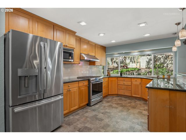 10145 Sw PAULINA Dr, Tualatin, OR 97062