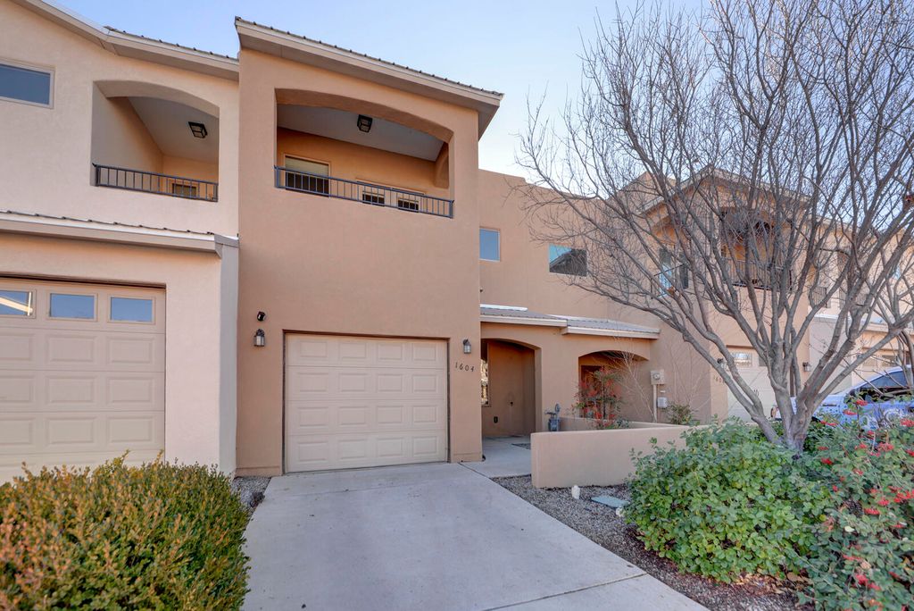 1604 Cheshire Court NW, Albuquerque, NM 87104