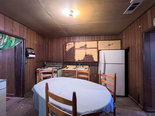 200 S Hartford St, Marfa, TX 79843